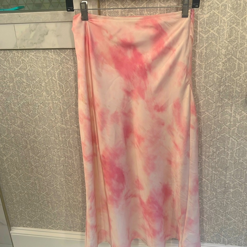 Pink/white tie-dyed skirt size S
